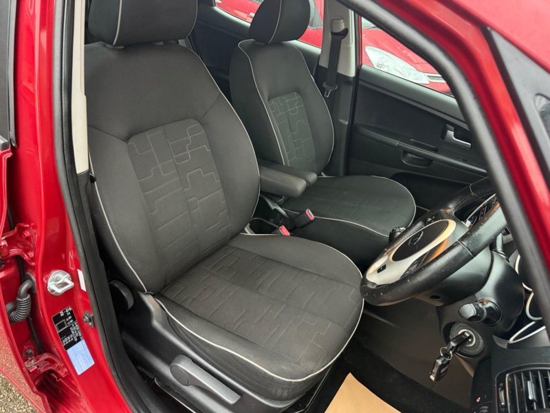 KIA VENGA