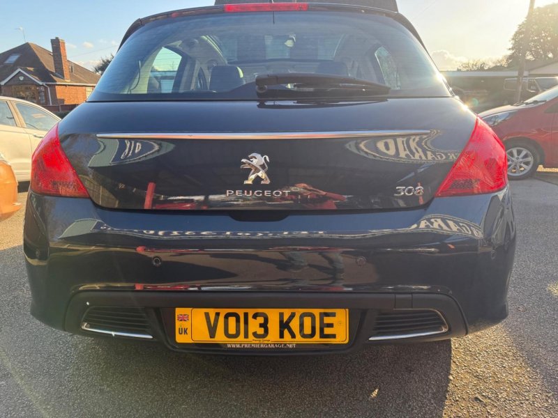 PEUGEOT 308