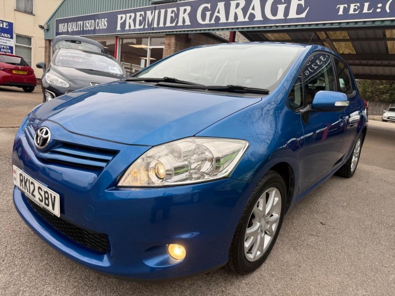 TOYOTA AURIS