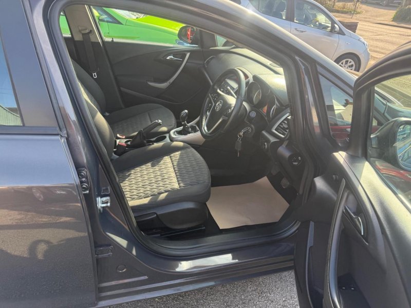 VAUXHALL ASTRA