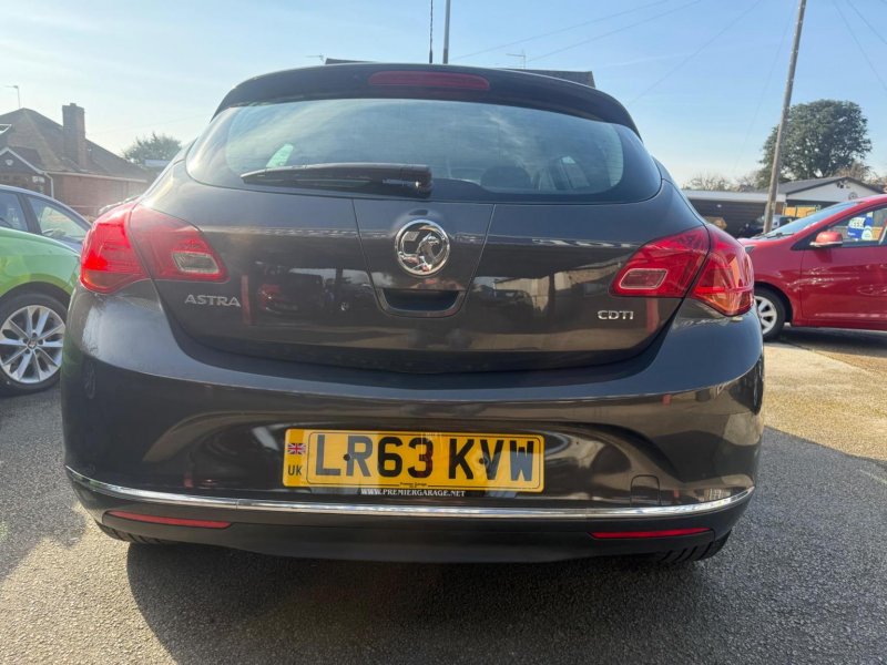 VAUXHALL ASTRA