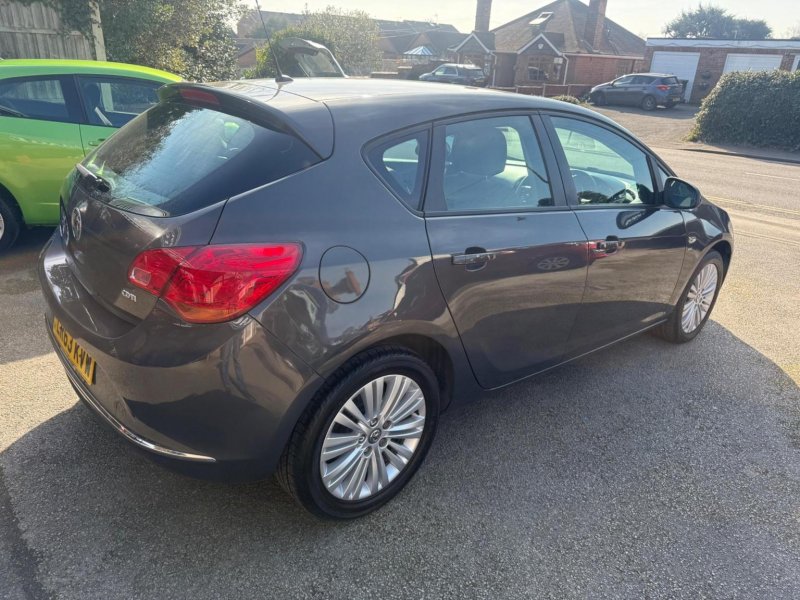 VAUXHALL ASTRA