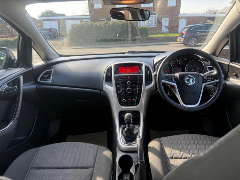 VAUXHALL ASTRA