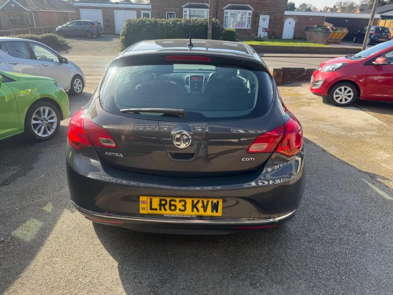 VAUXHALL ASTRA
