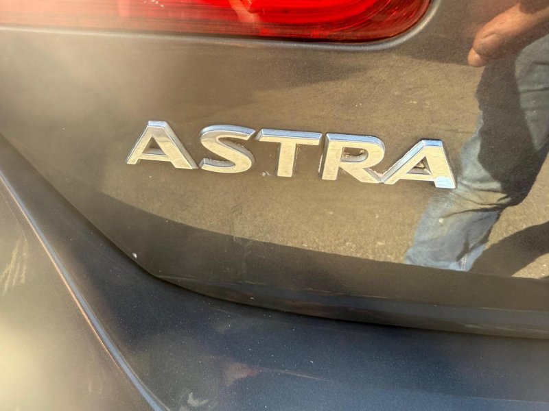 VAUXHALL ASTRA