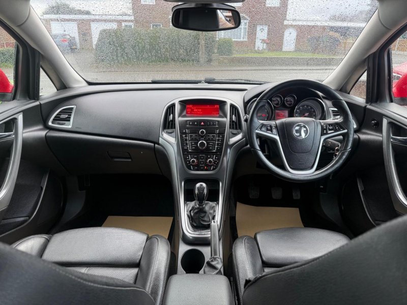 VAUXHALL ASTRA