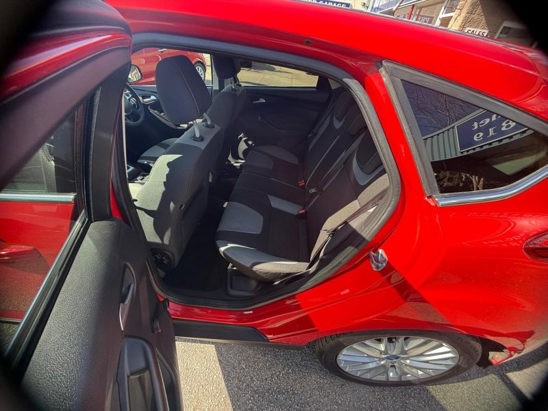 FORD FOCUS