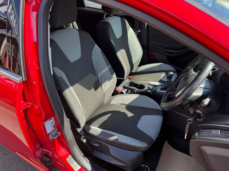 FORD FOCUS
