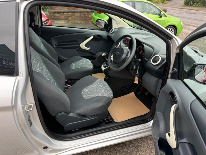 FORD KA