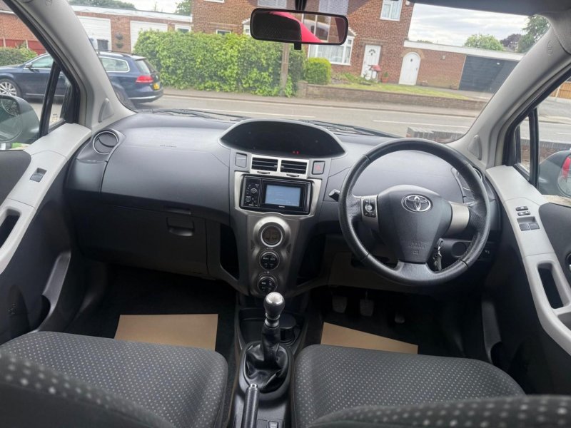 TOYOTA YARIS