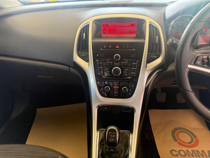 VAUXHALL ASTRA