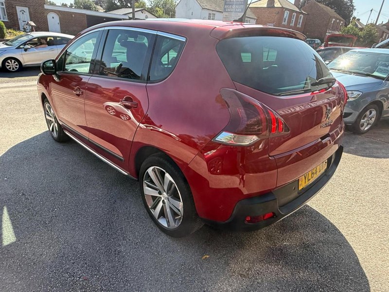 PEUGEOT 3008