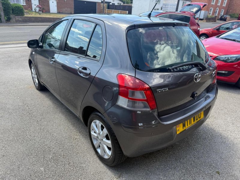 TOYOTA YARIS