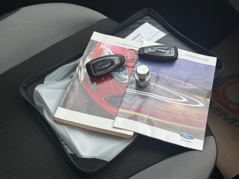 FORD FOCUS
