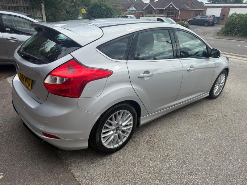 FORD FOCUS