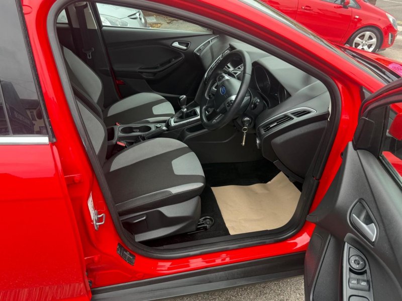 FORD FOCUS