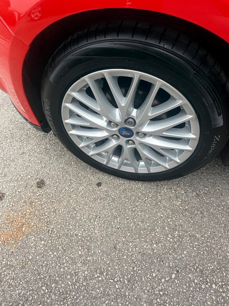 FORD FOCUS