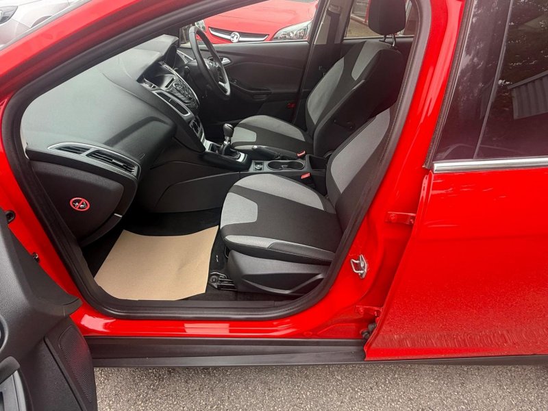 FORD FOCUS