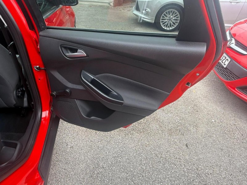 FORD FOCUS