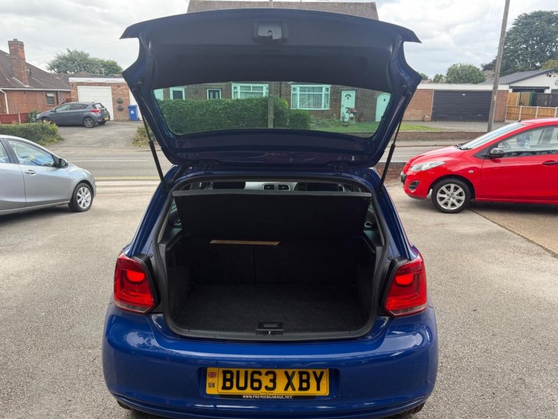VOLKSWAGEN POLO