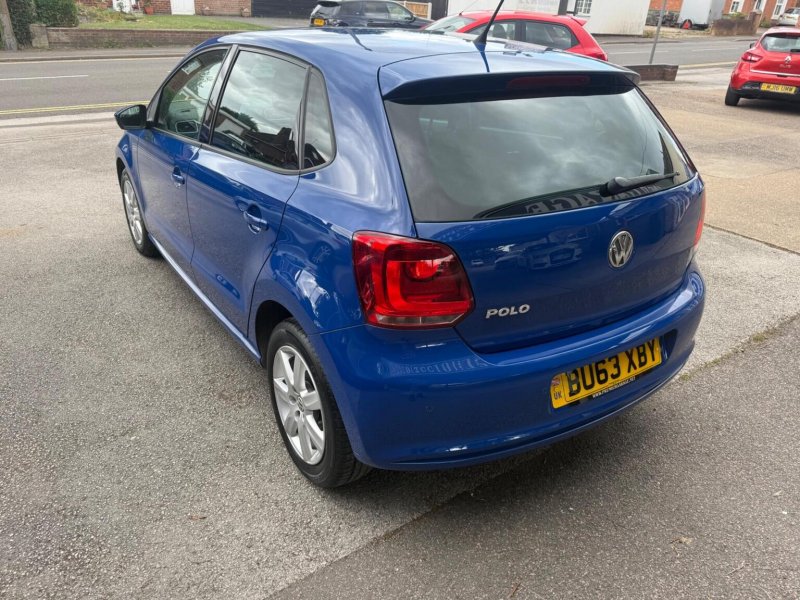 VOLKSWAGEN POLO