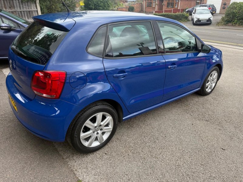 VOLKSWAGEN POLO