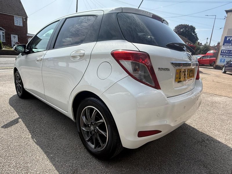 TOYOTA YARIS